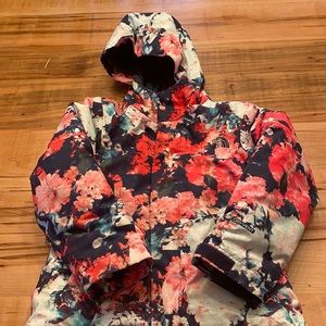 The North Face Girls Winter Parka. Excellent condition. Smoke free home